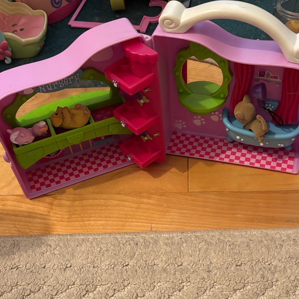Littlest Pet Shop Newborn Nursery Playset